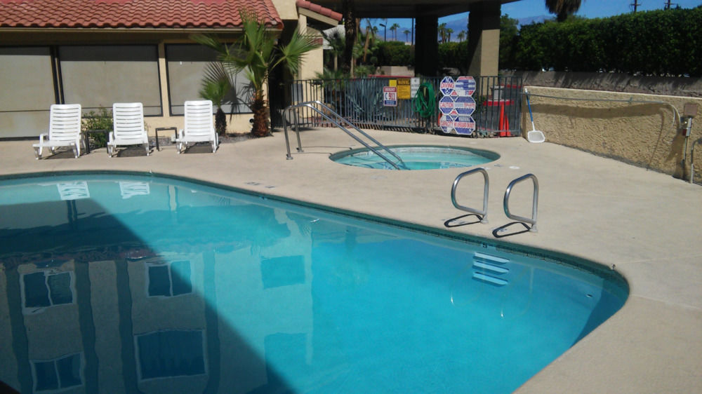Red Lion Inn & Suites Cathedral City Palm Springs Exterior foto