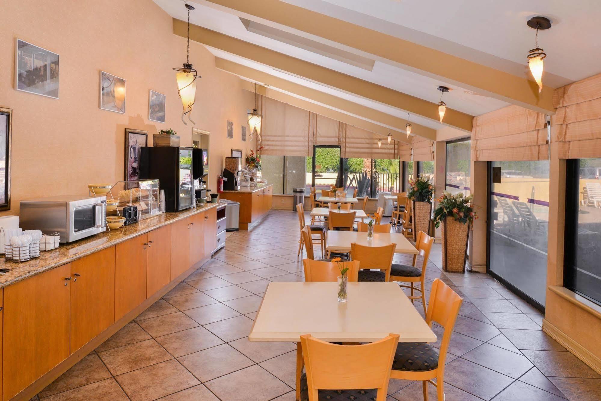 Red Lion Inn & Suites Cathedral City Palm Springs Exterior foto