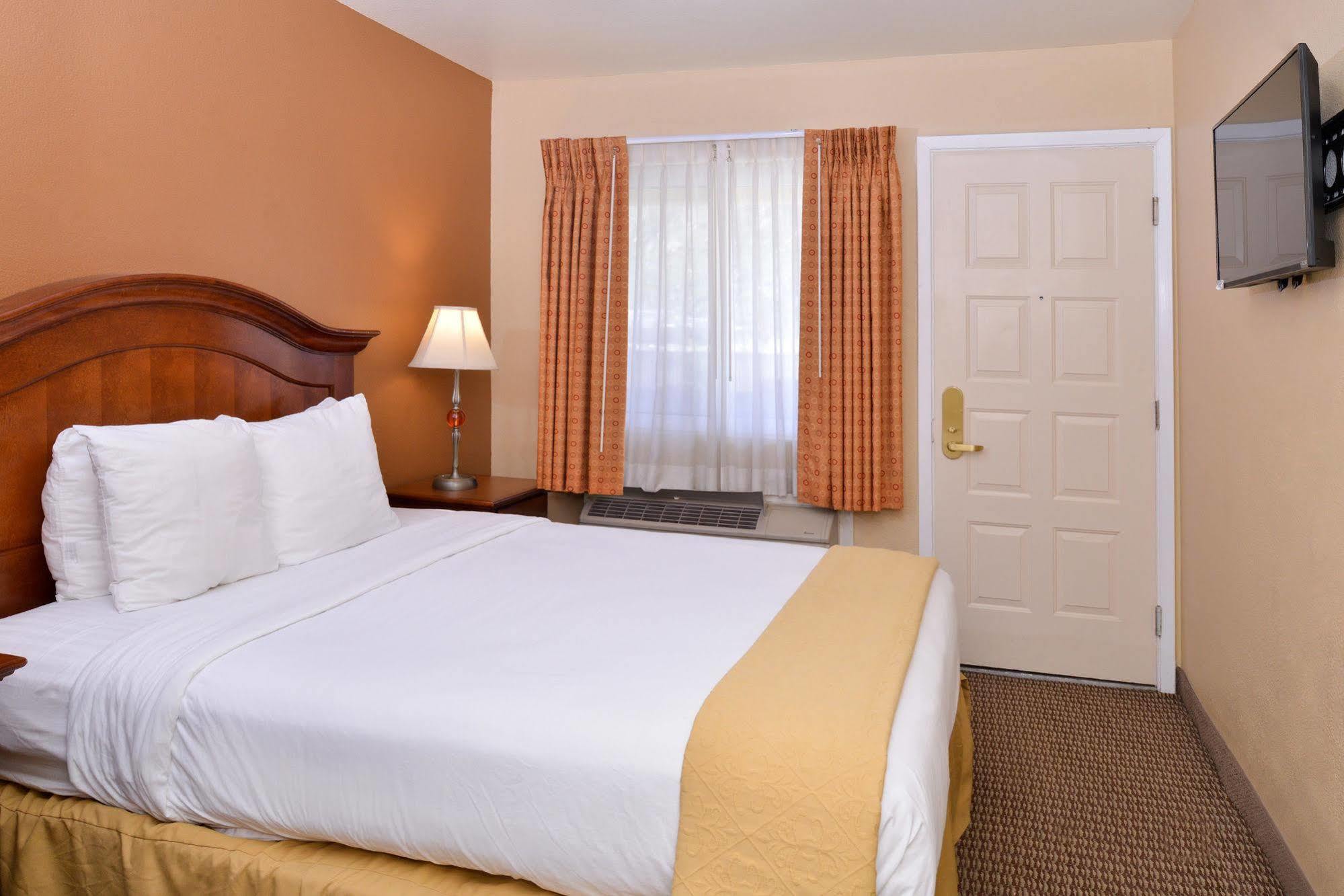 Red Lion Inn & Suites Cathedral City Palm Springs Exterior foto