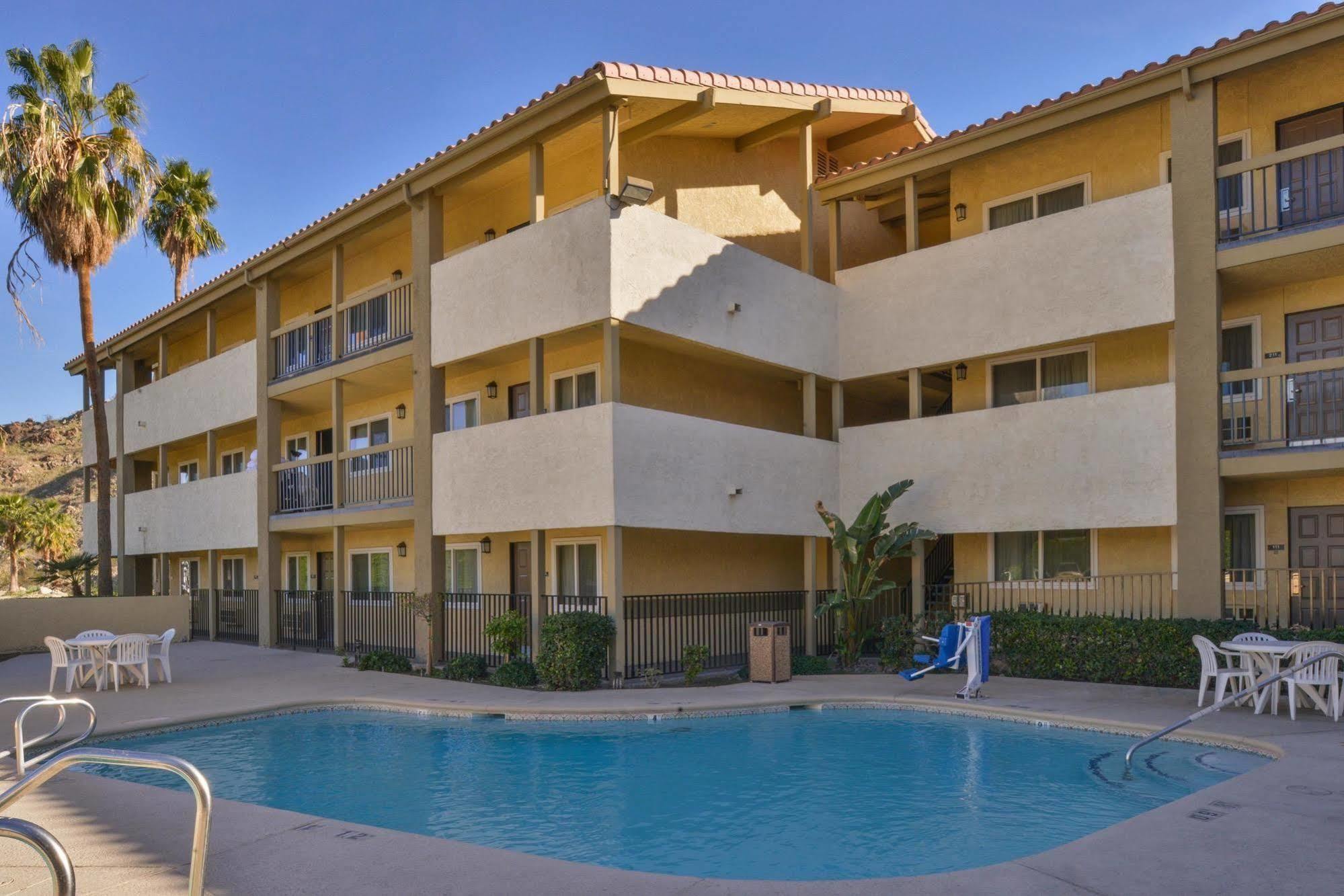 Red Lion Inn & Suites Cathedral City Palm Springs Exterior foto
